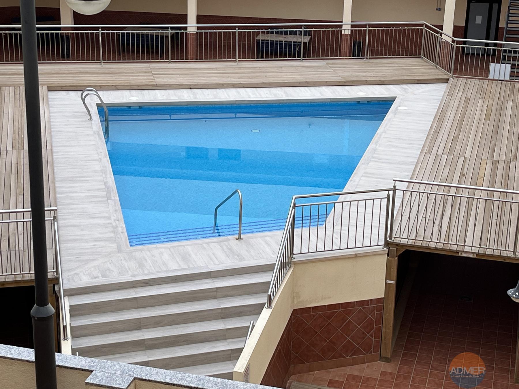 For sale of flat in Los Alcázares