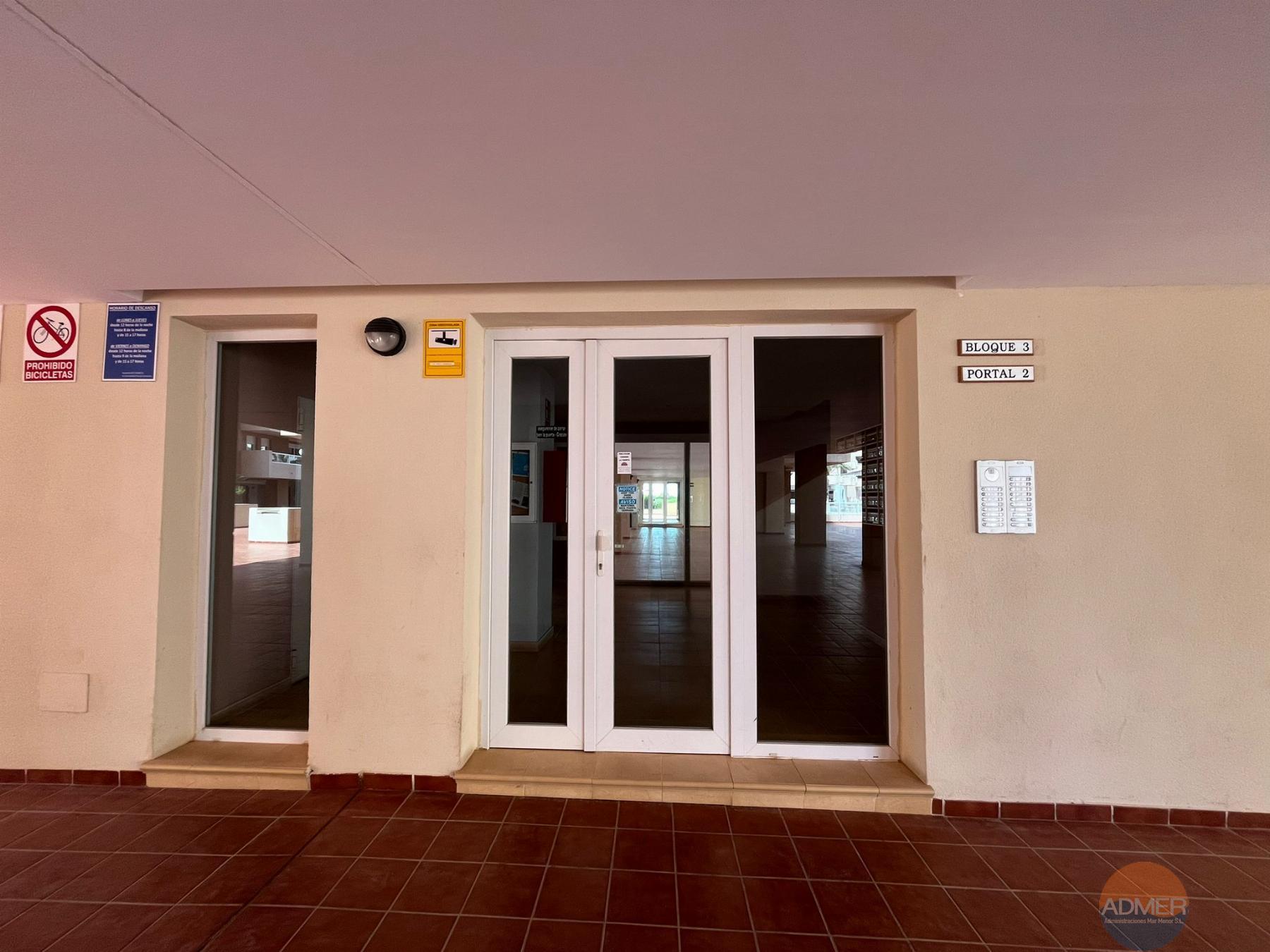 For sale of flat in La Manga del Mar Menor
