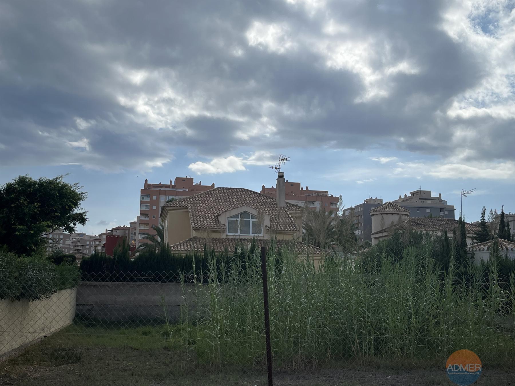 Venta de terreno en La Manga del Mar Menor