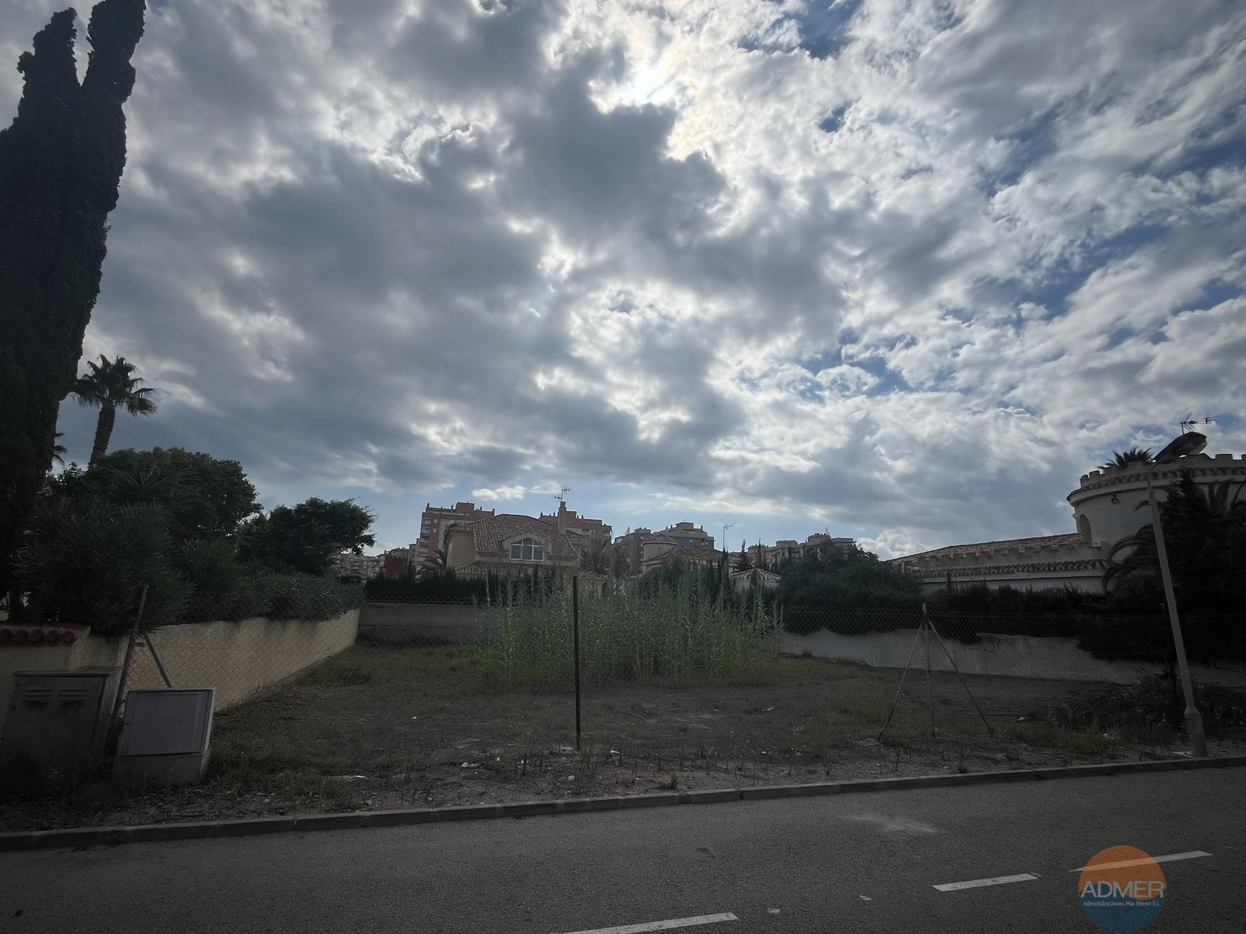 Venta de terreno en La Manga del Mar Menor