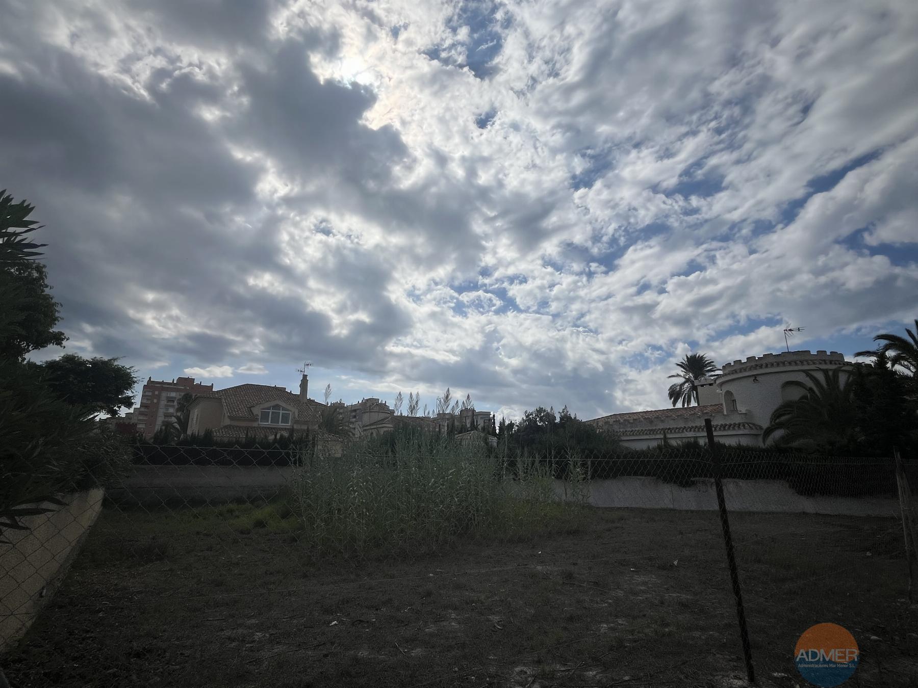 Venta de terreno en La Manga del Mar Menor