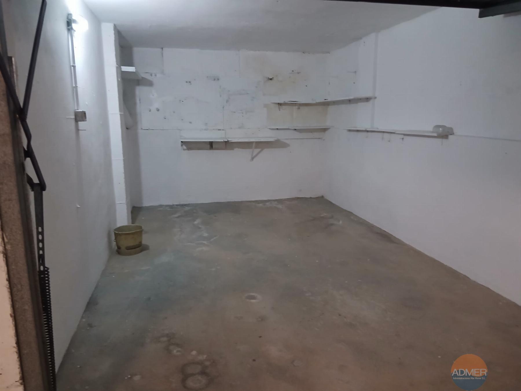 Venta de garaje en La Manga del Mar Menor