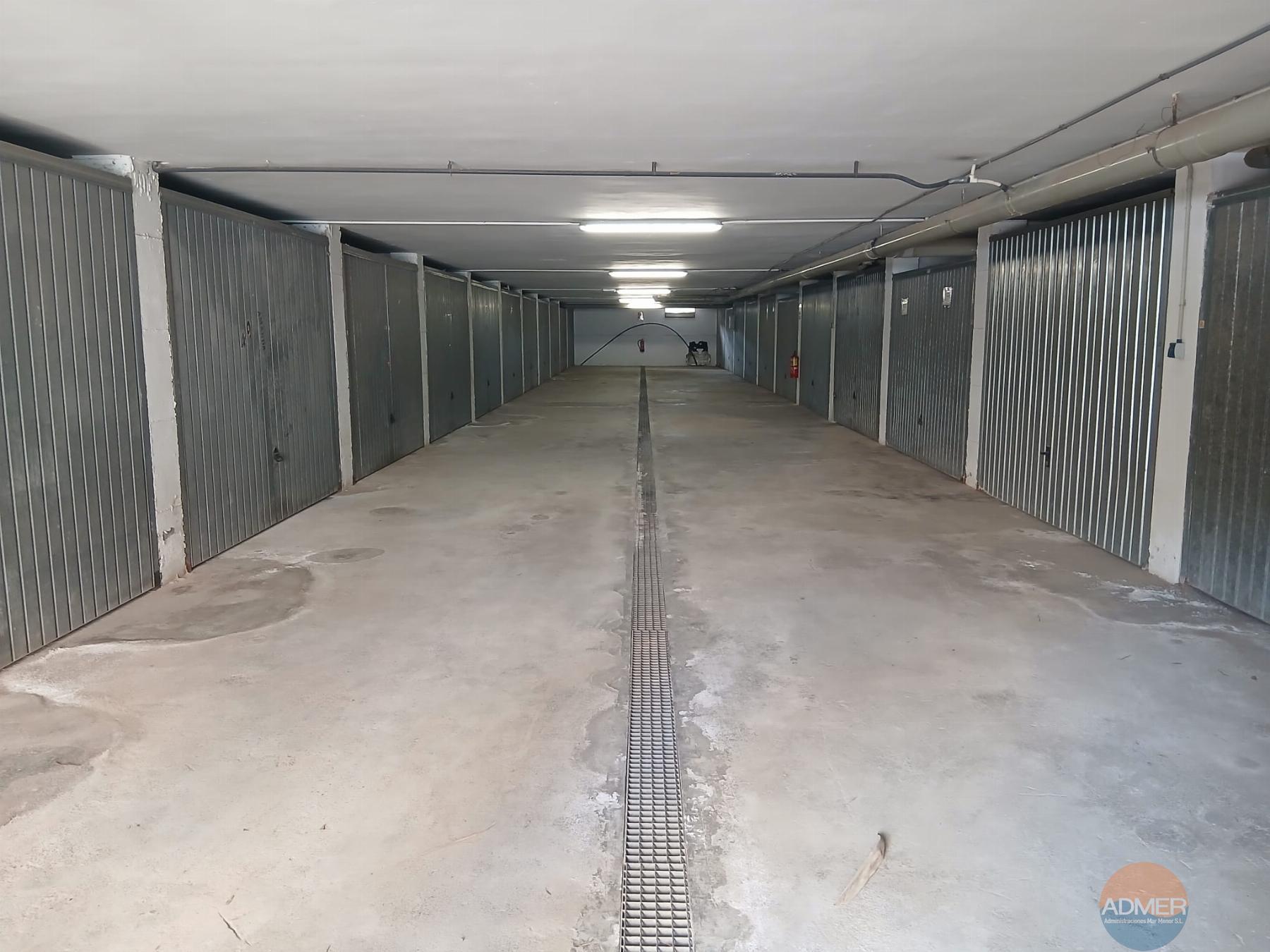 Venta de garaje en La Manga del Mar Menor