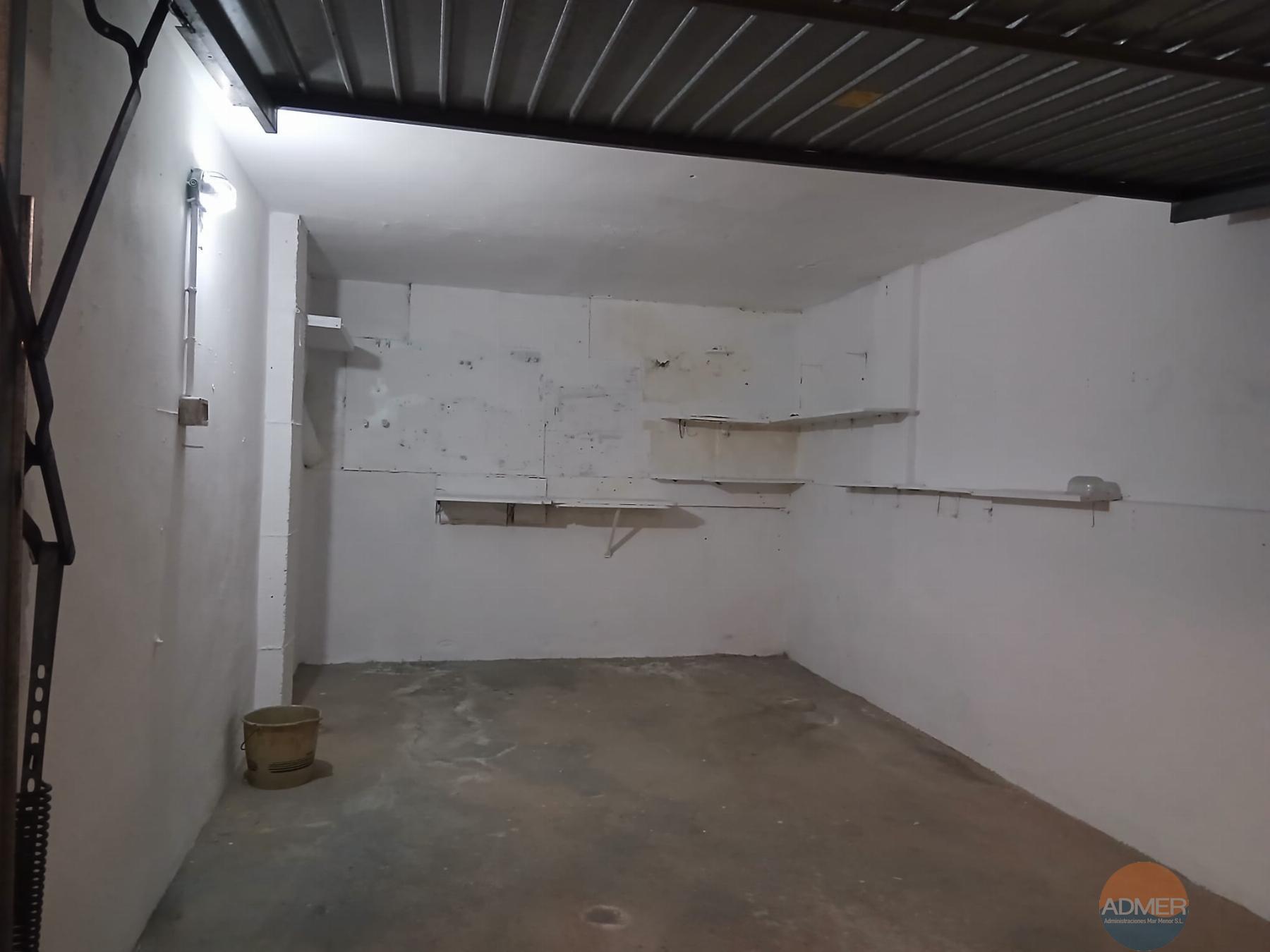 Venta de garaje en La Manga del Mar Menor