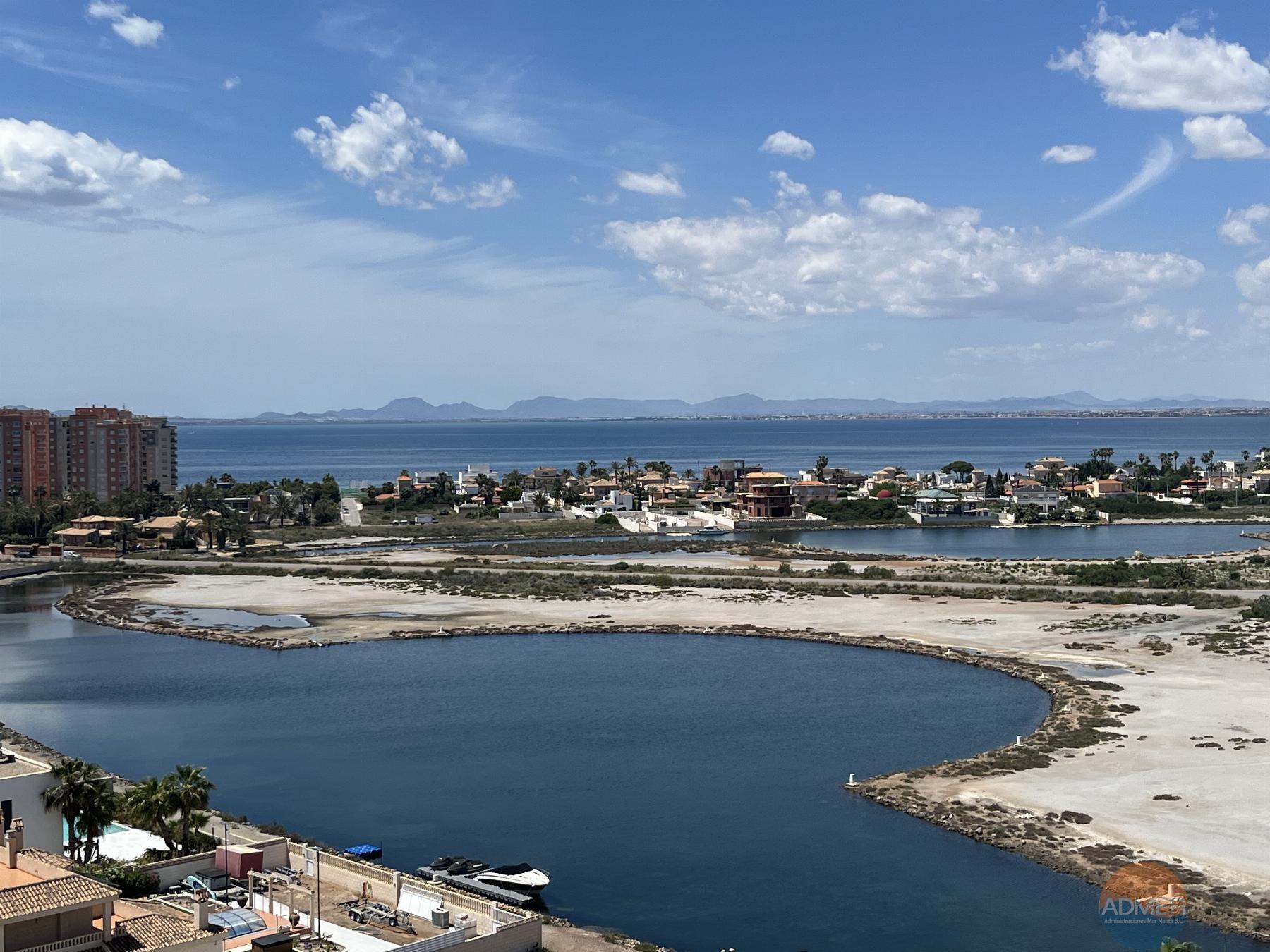For sale of flat in La Manga del Mar Menor