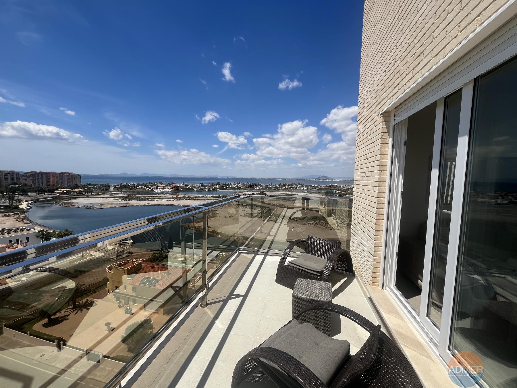 For sale of flat in La Manga del Mar Menor
