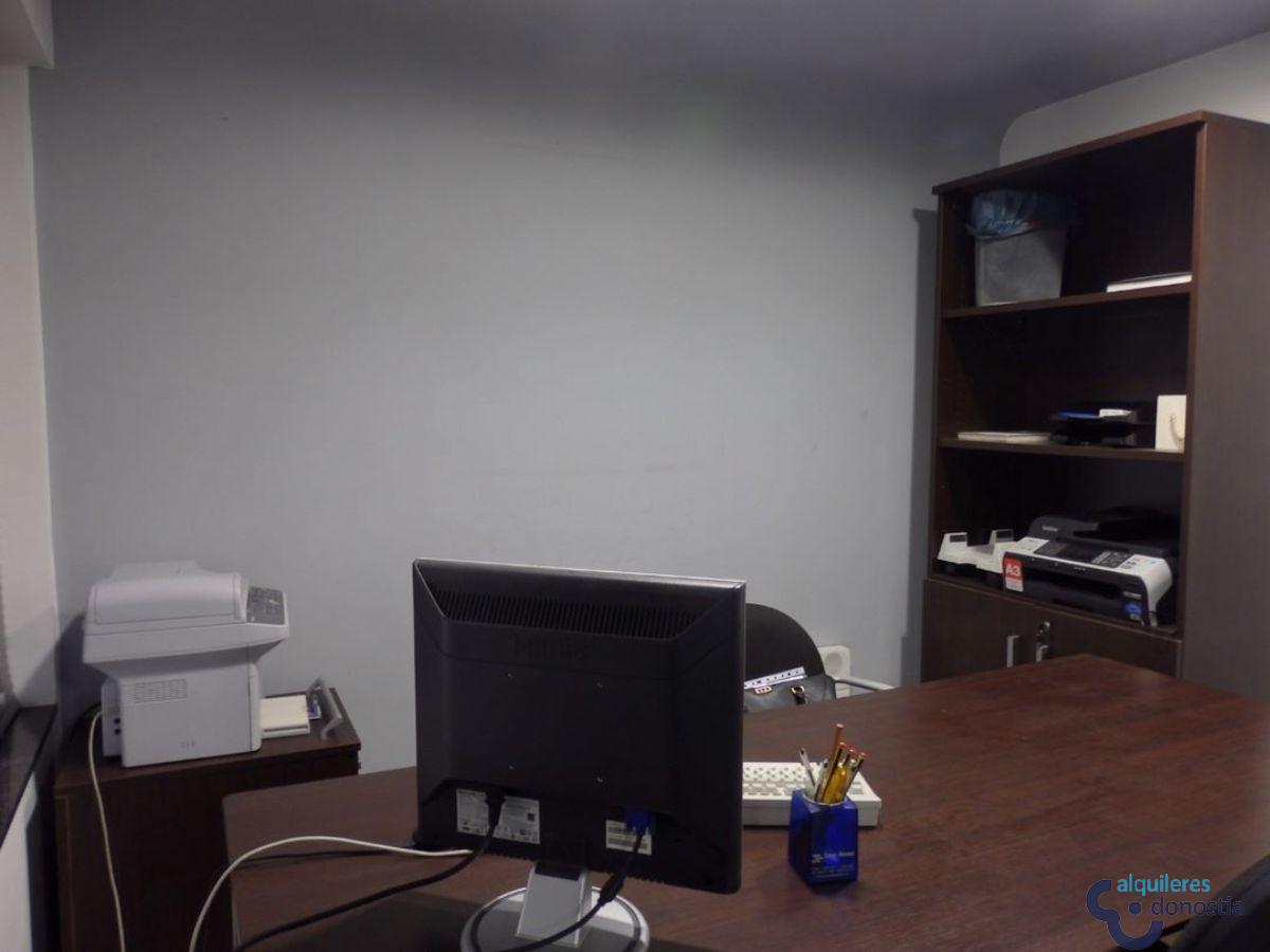 For rent of commercial in Donostia-San Sebastián