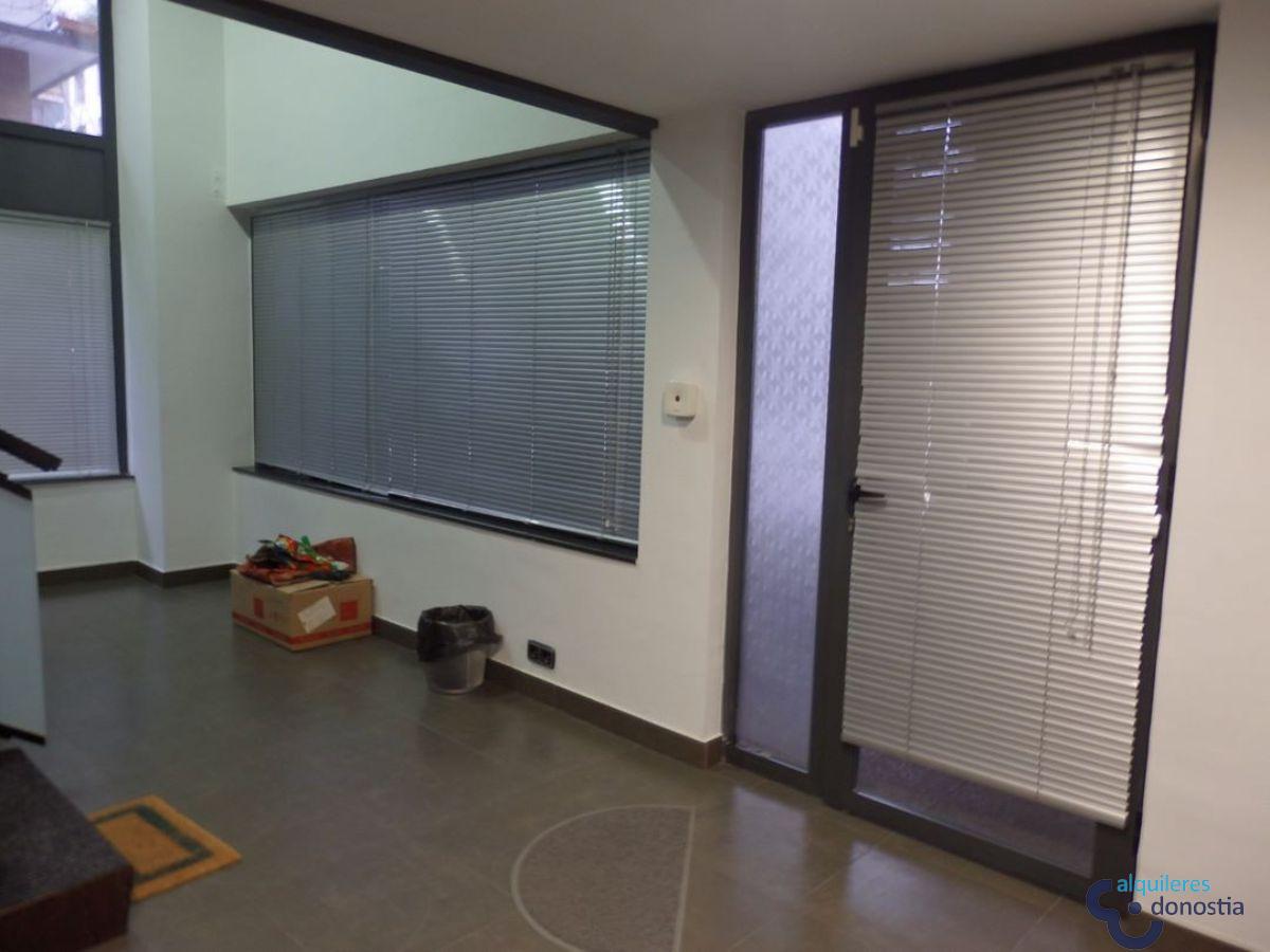 For rent of commercial in Donostia-San Sebastián