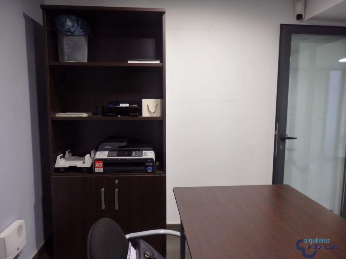 For rent of commercial in Donostia-San Sebastián