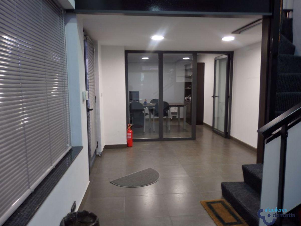 For rent of commercial in Donostia-San Sebastián