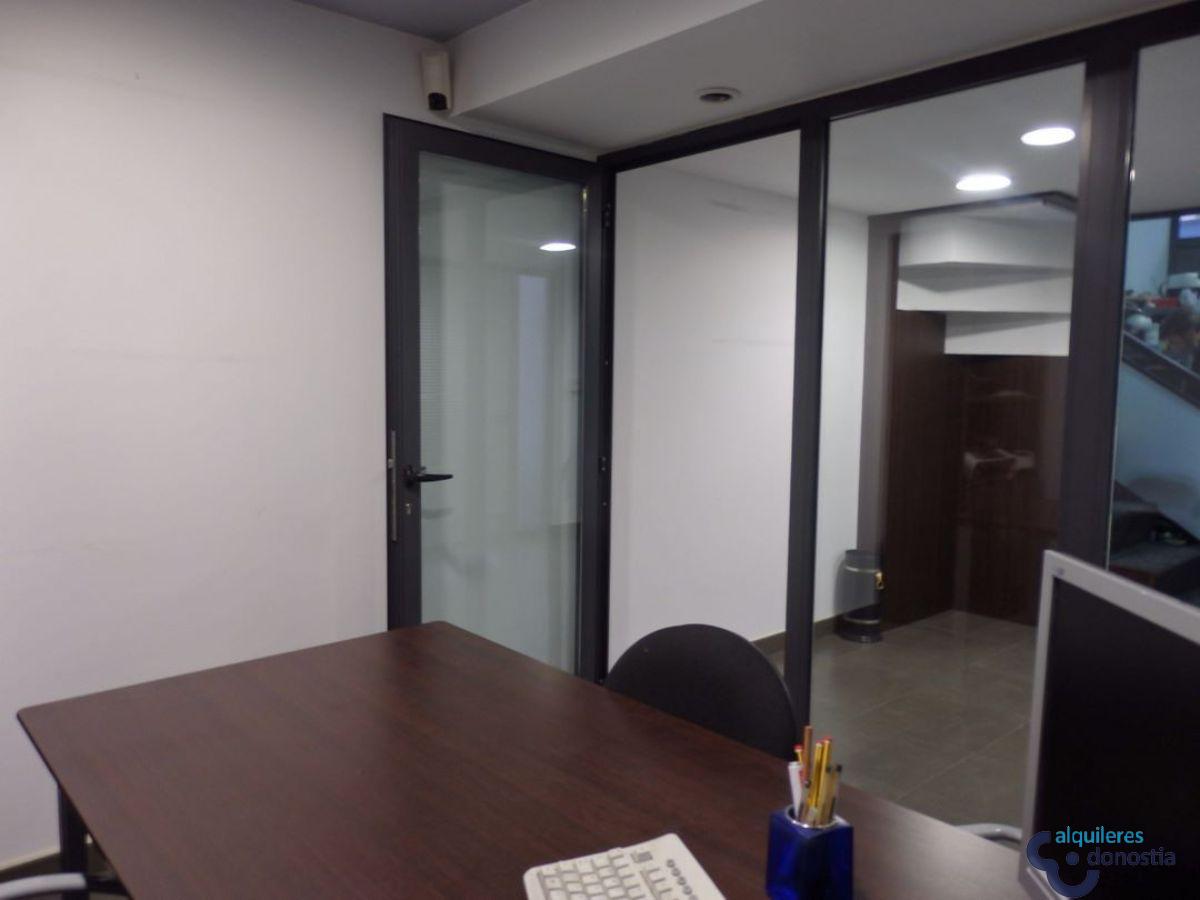 For rent of commercial in Donostia-San Sebastián