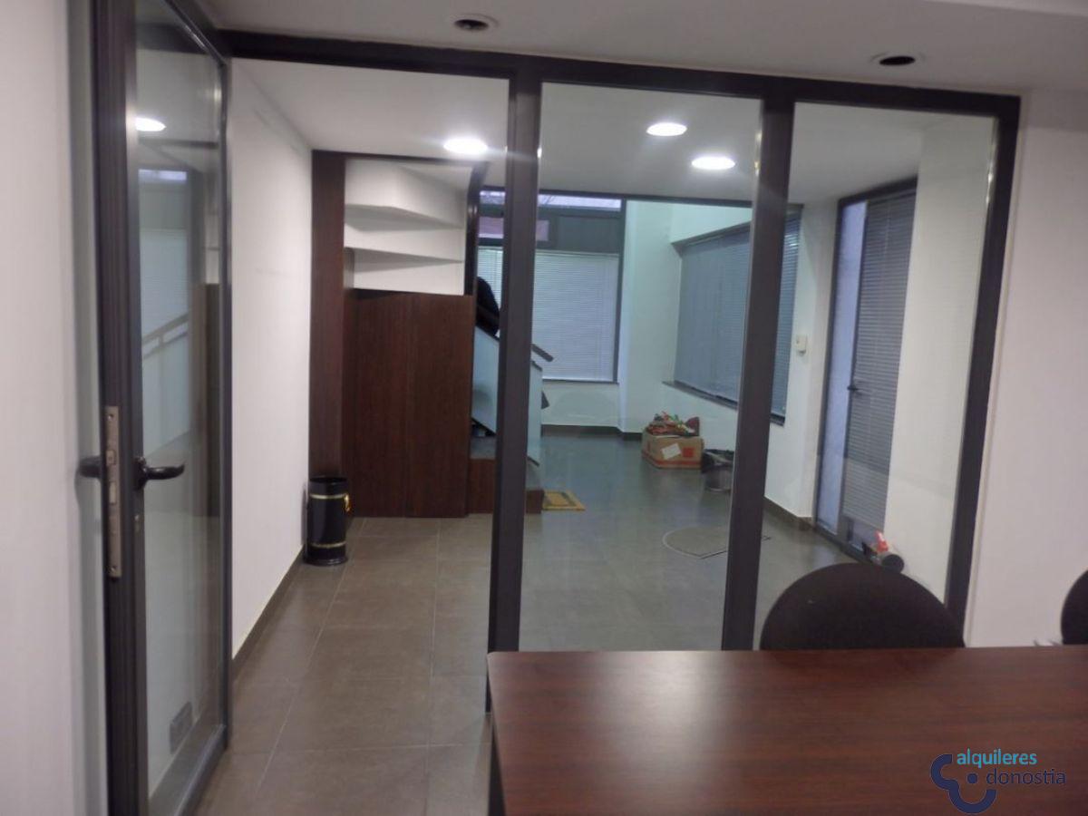 For rent of commercial in Donostia-San Sebastián