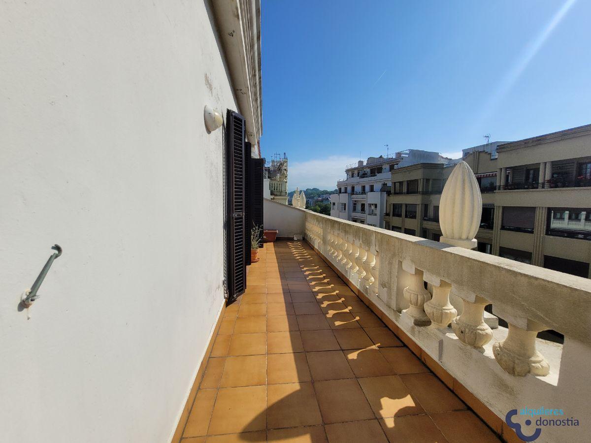 For rent of penthouse in Donostia-San Sebastián