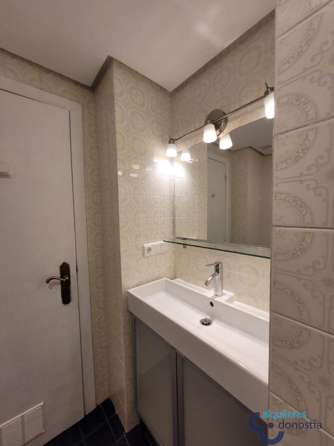 For rent of study in Donostia-San Sebastián