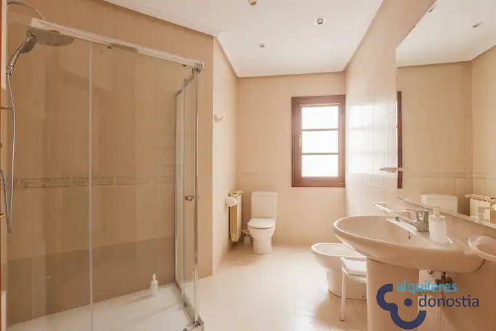 For rent of penthouse in Donostia-San Sebastián
