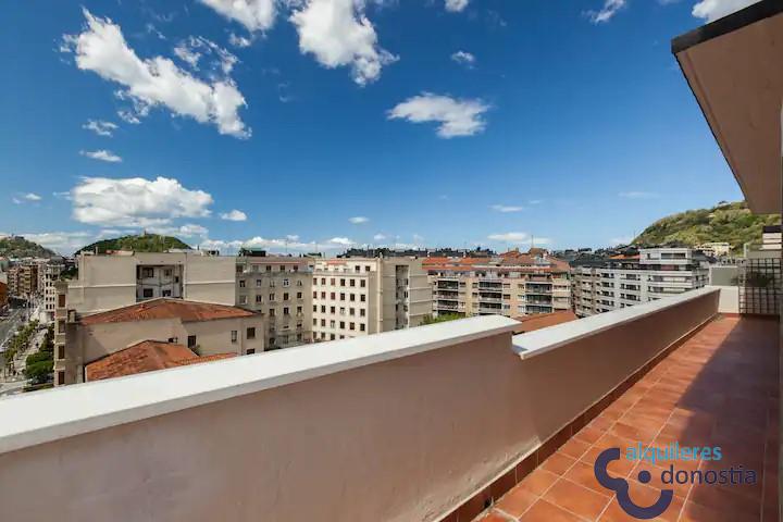 For rent of penthouse in Donostia-San Sebastián