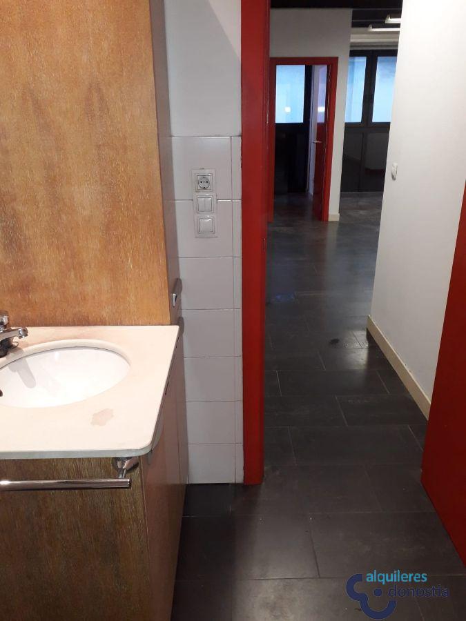 For rent of office in Donostia-San Sebastián