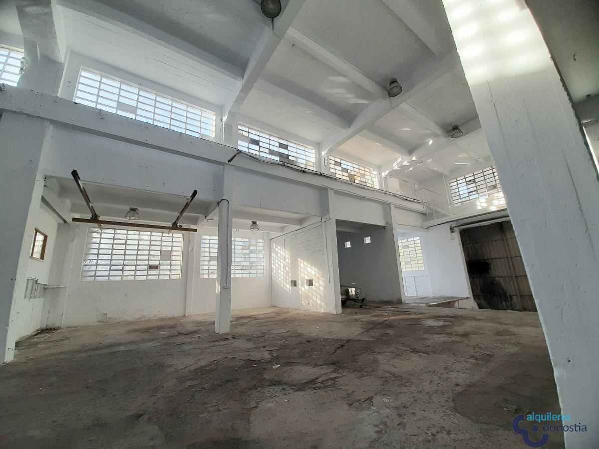 For rent of industrial plant/warehouse in Tolosa