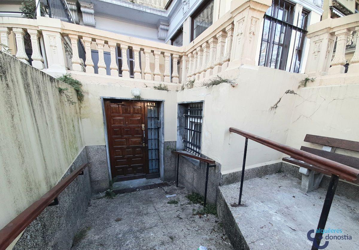 For rent of commercial in Donostia-San Sebastián