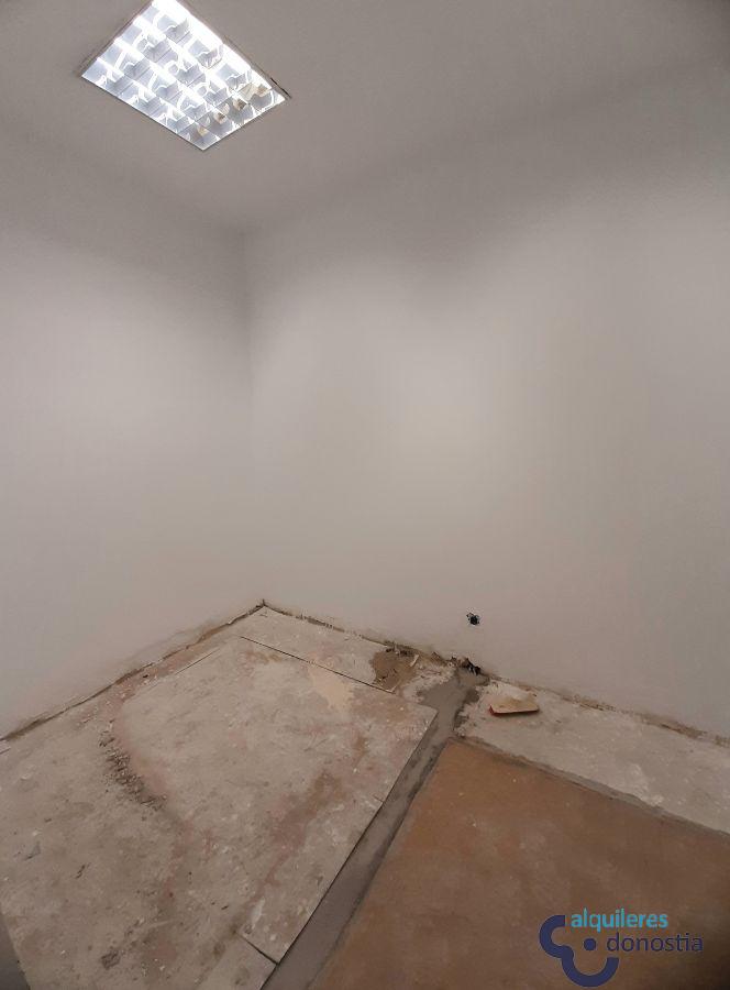 For rent of commercial in Donostia-San Sebastián