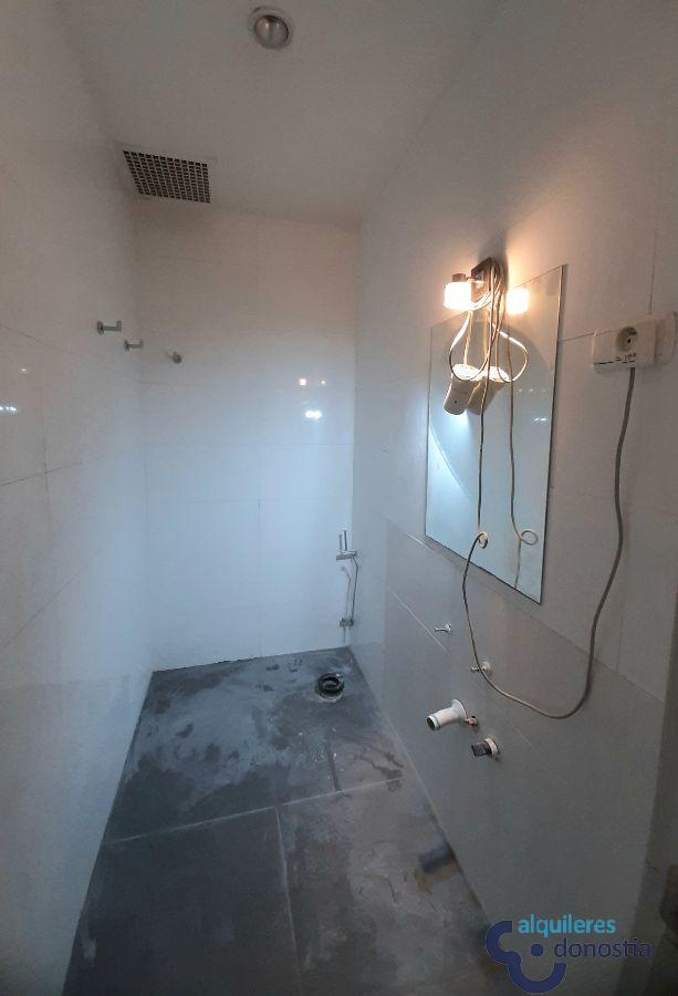 For rent of commercial in Donostia-San Sebastián