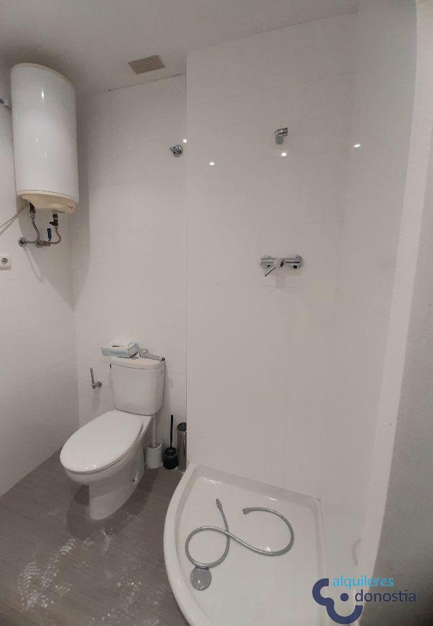 For rent of commercial in Donostia-San Sebastián