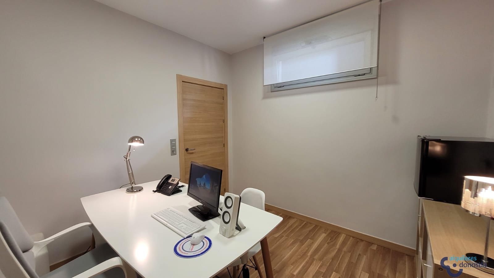 For rent of commercial in Donostia-San Sebastián