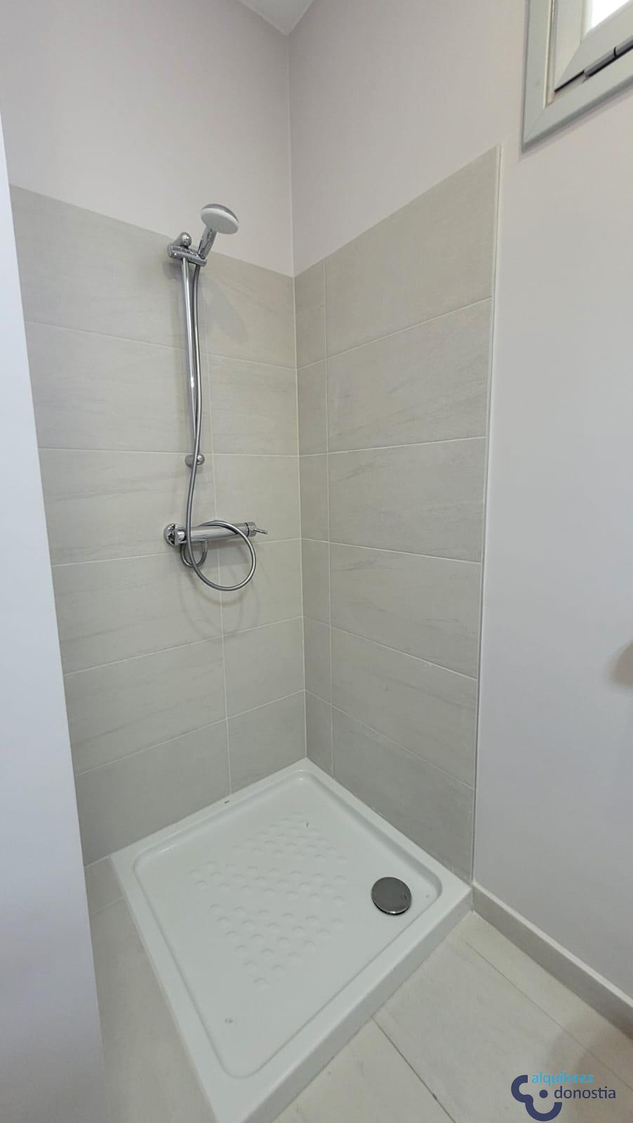 For rent of commercial in Donostia-San Sebastián