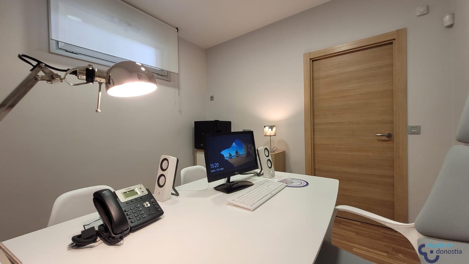 For rent of commercial in Donostia-San Sebastián