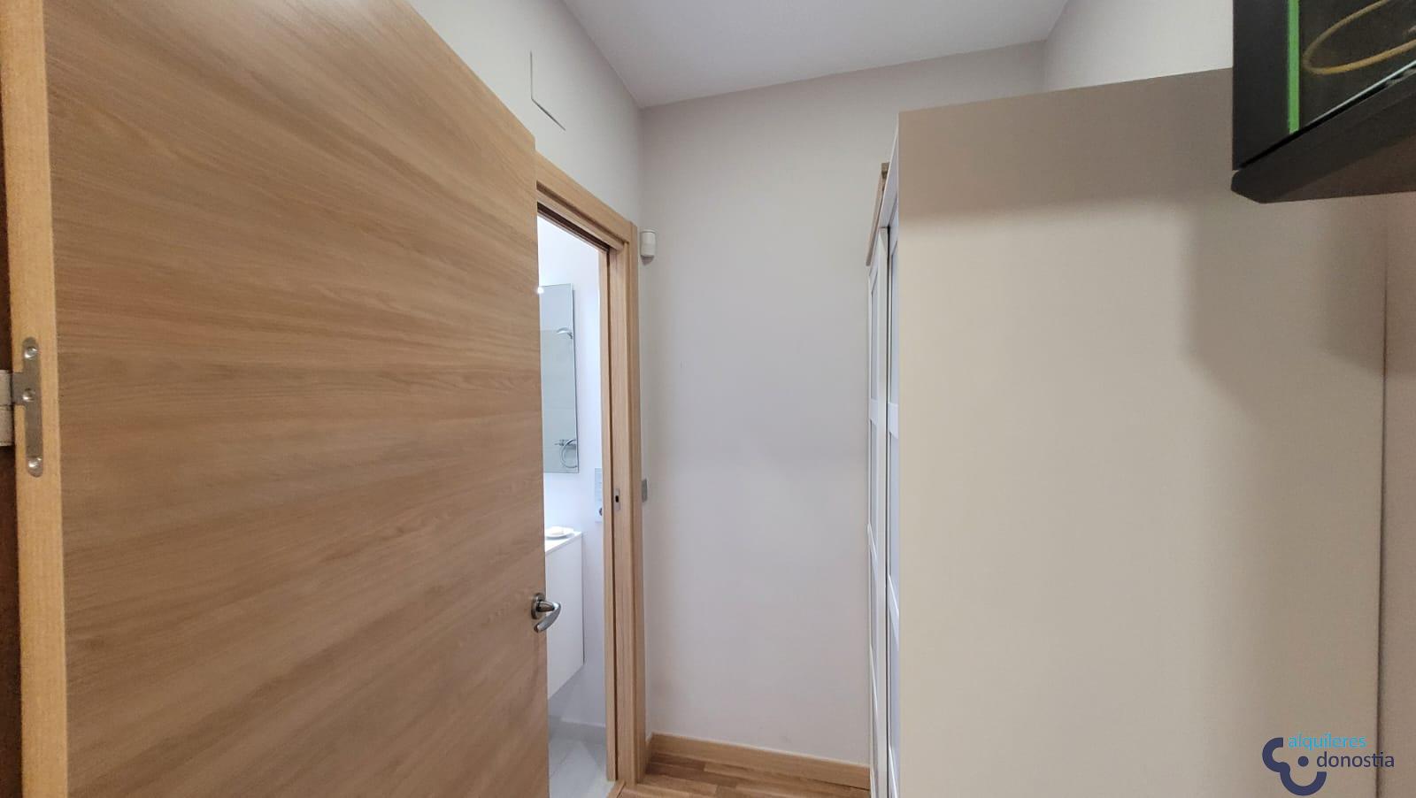For rent of commercial in Donostia-San Sebastián