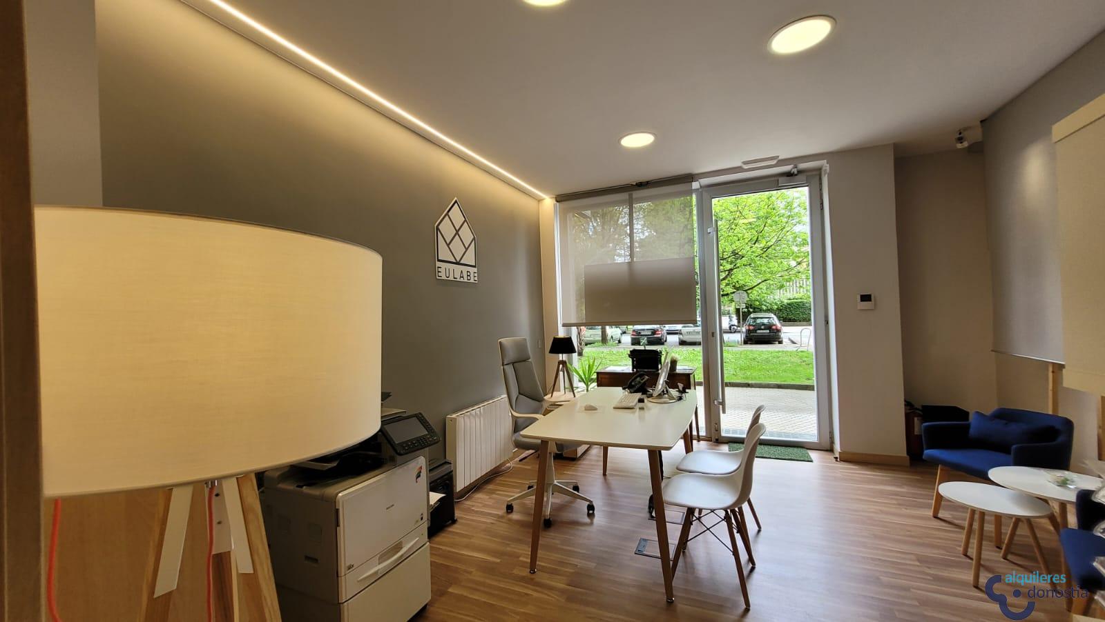 For rent of commercial in Donostia-San Sebastián