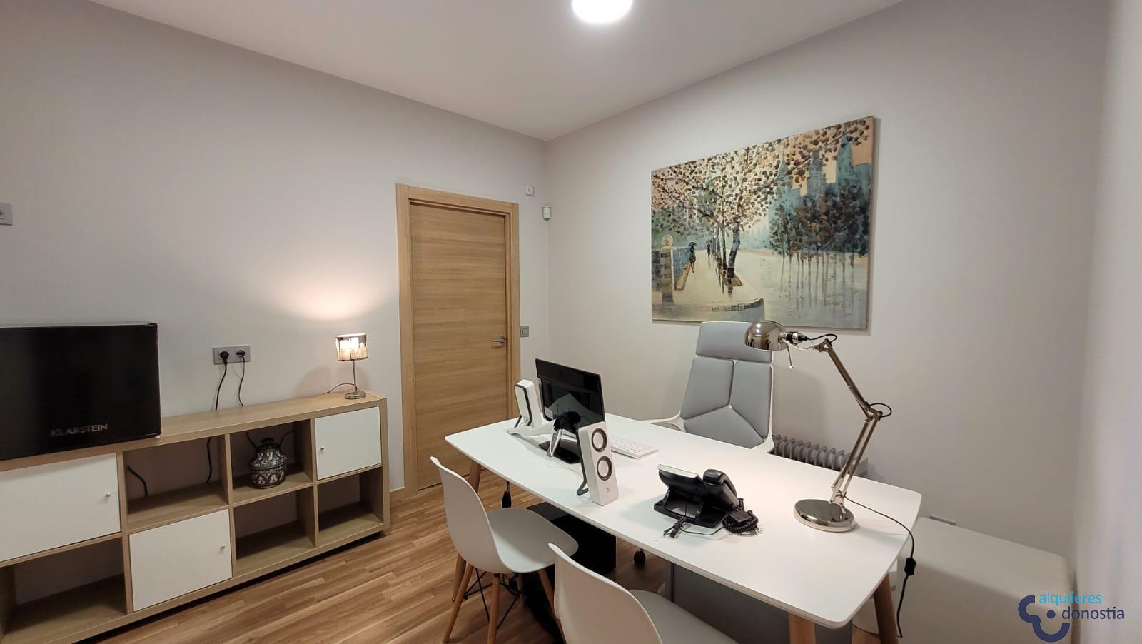 For rent of commercial in Donostia-San Sebastián