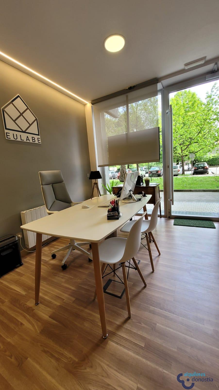 For rent of commercial in Donostia-San Sebastián