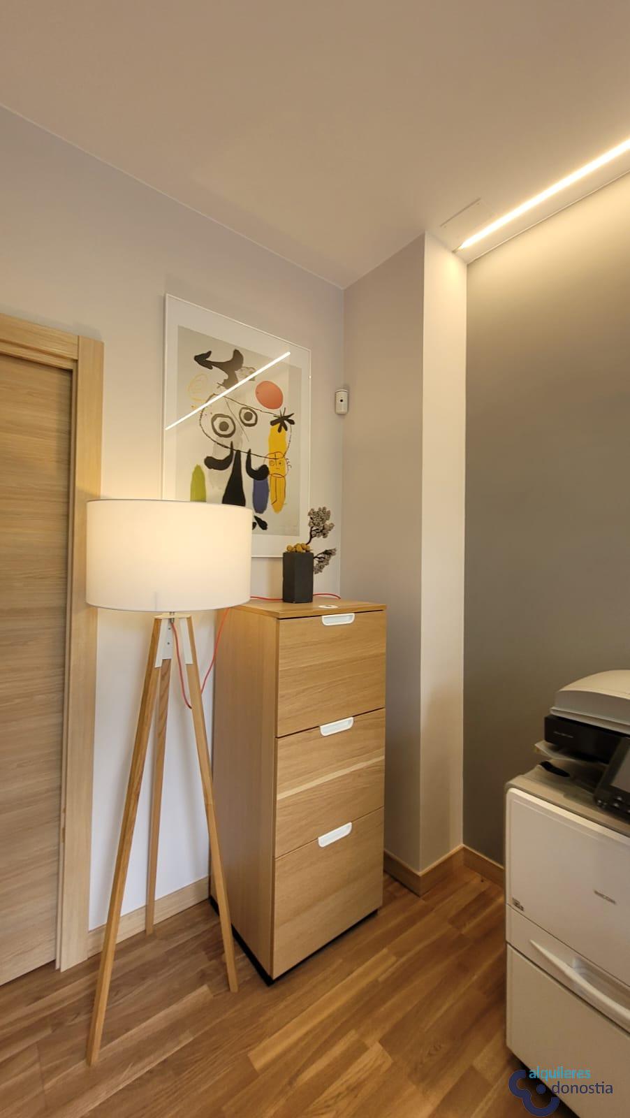 For rent of commercial in Donostia-San Sebastián