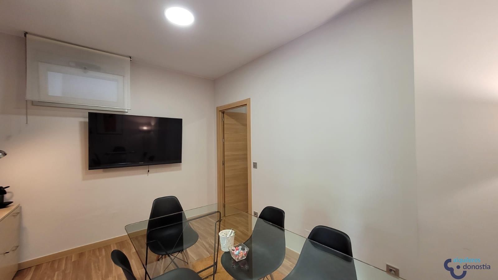 For rent of commercial in Donostia-San Sebastián