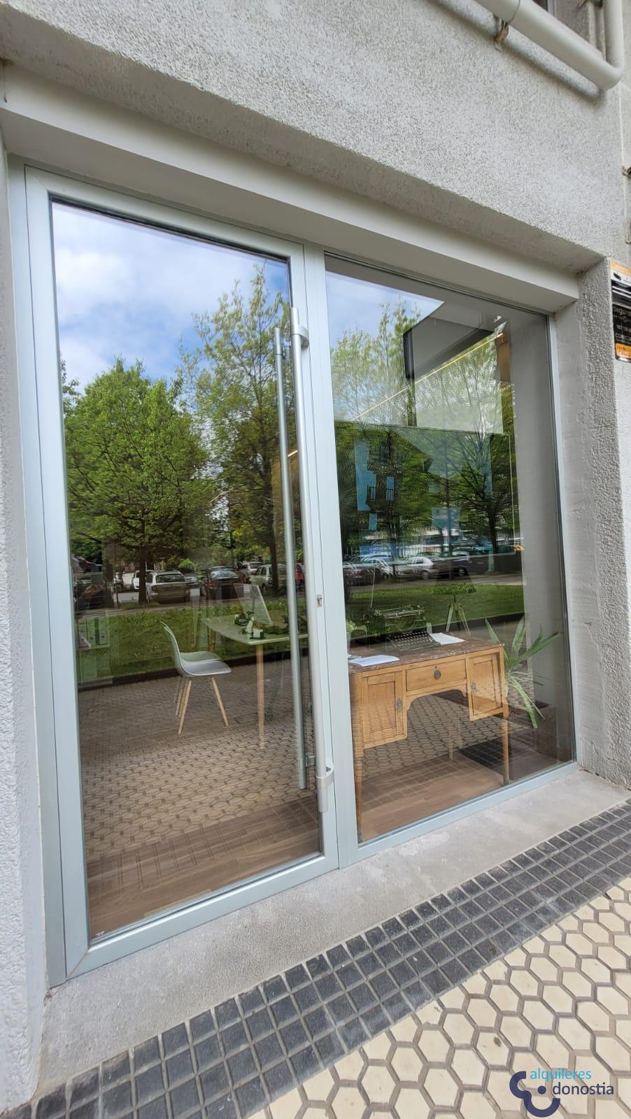 For rent of commercial in Donostia-San Sebastián