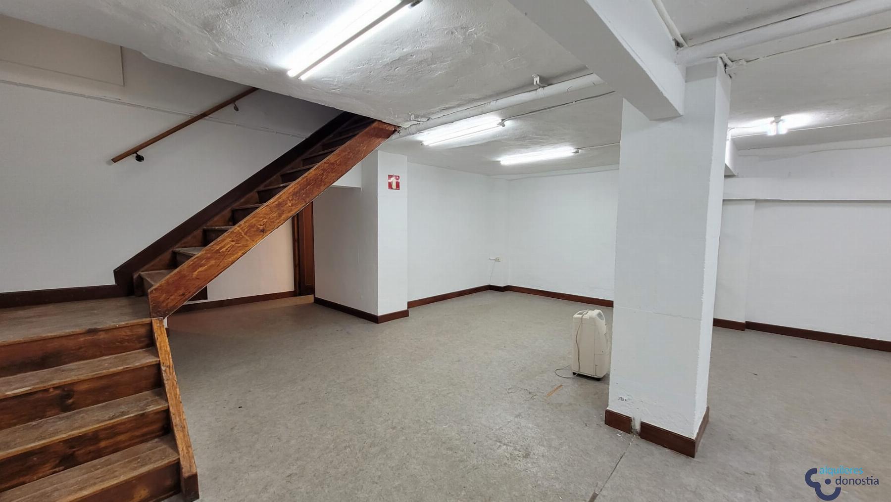 For rent of commercial in Donostia-San Sebastián