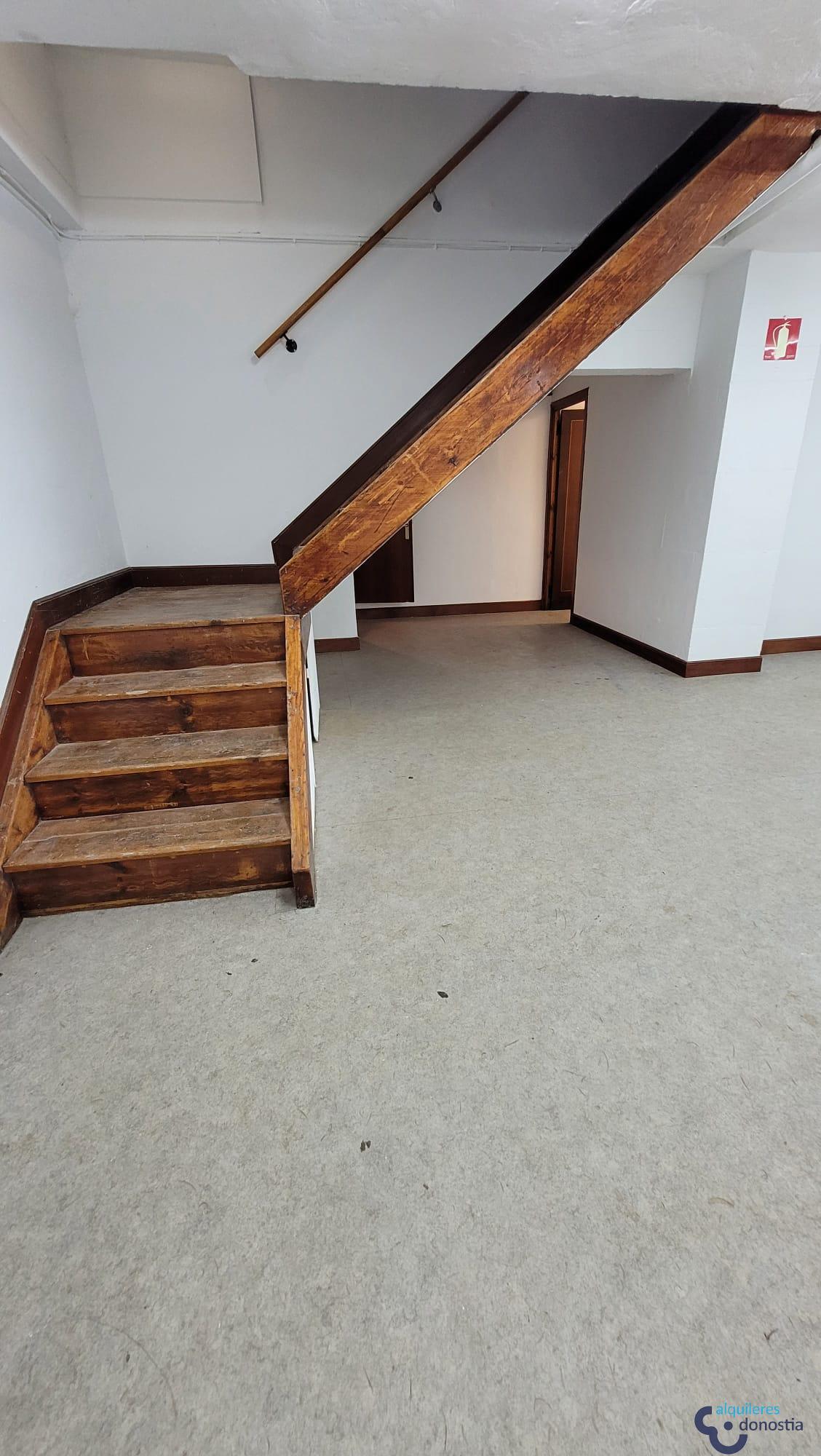 For rent of commercial in Donostia-San Sebastián