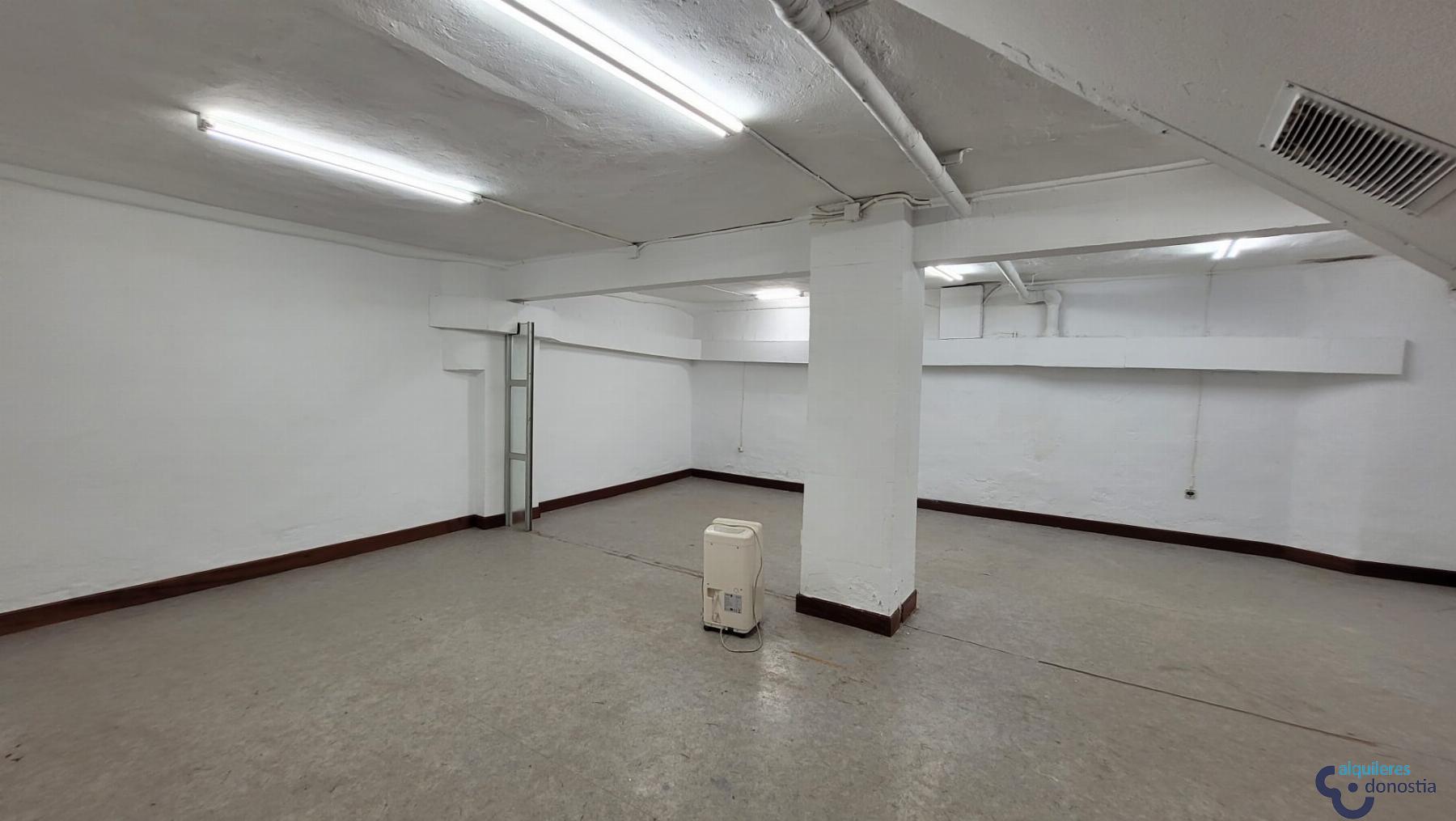 For rent of commercial in Donostia-San Sebastián