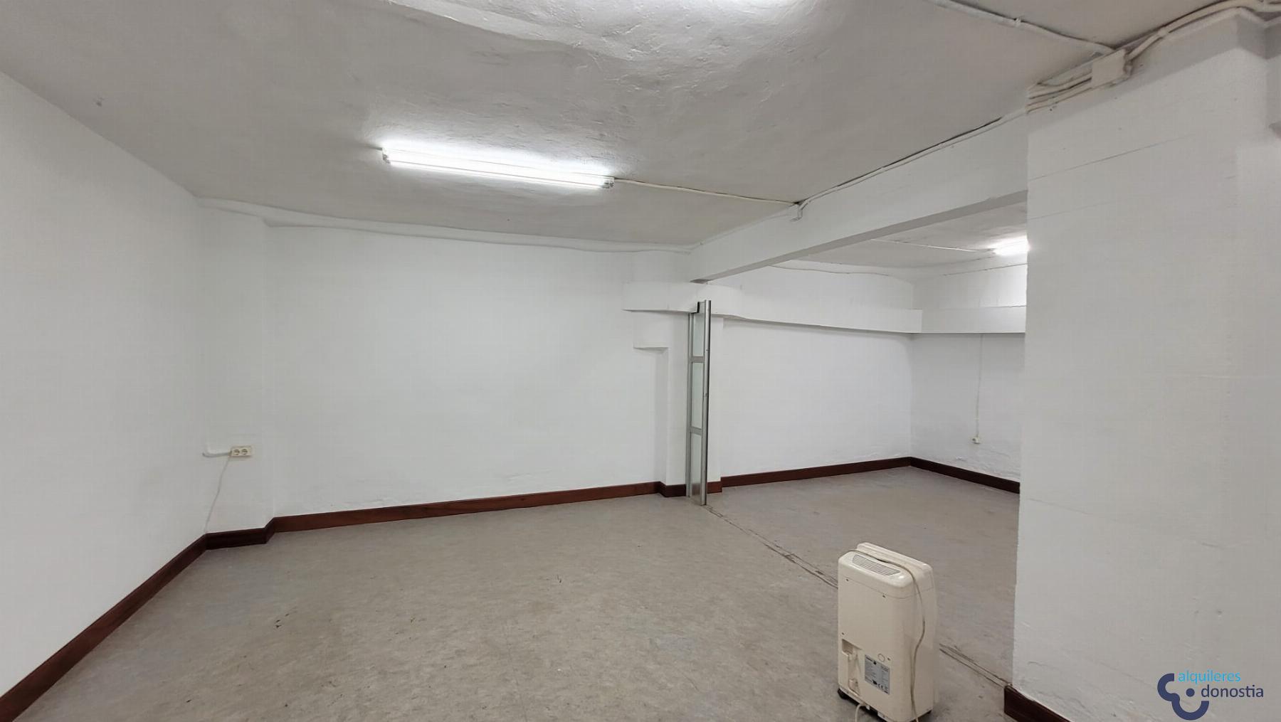 For rent of commercial in Donostia-San Sebastián
