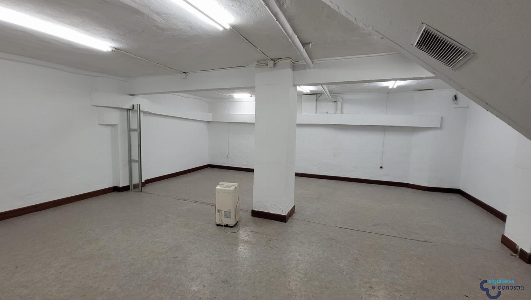 For rent of commercial in Donostia-San Sebastián