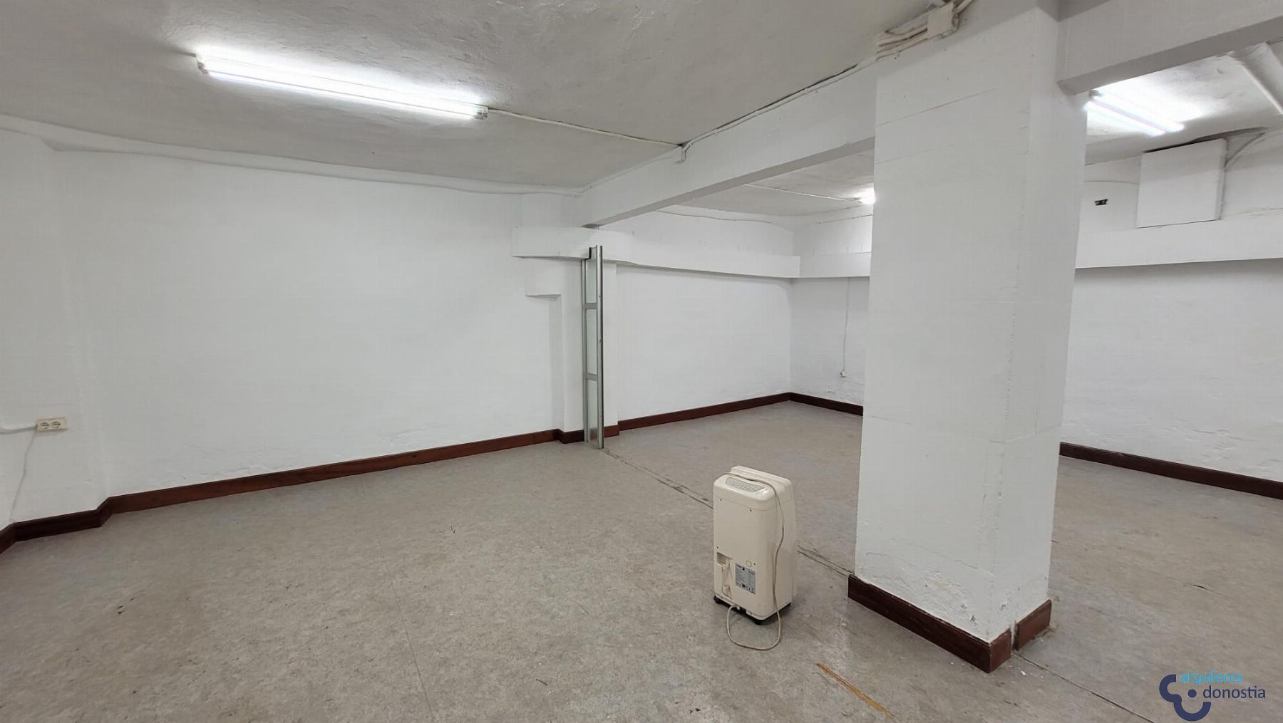 For rent of commercial in Donostia-San Sebastián