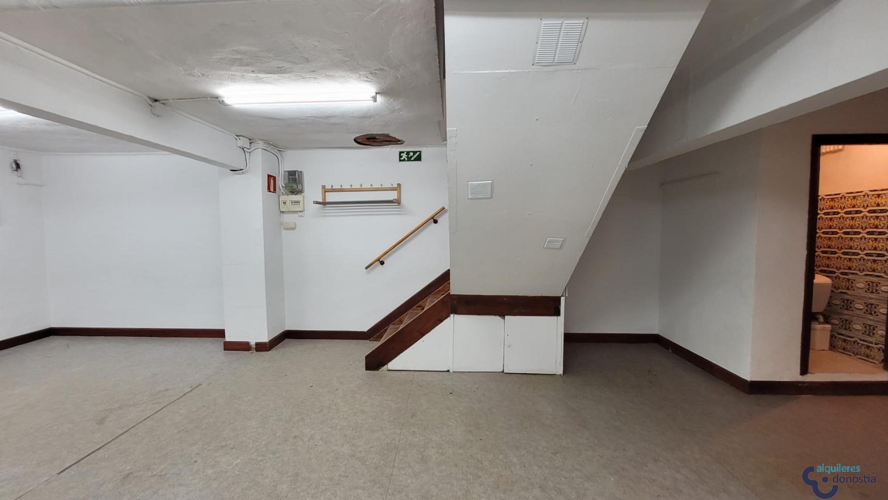 For rent of commercial in Donostia-San Sebastián