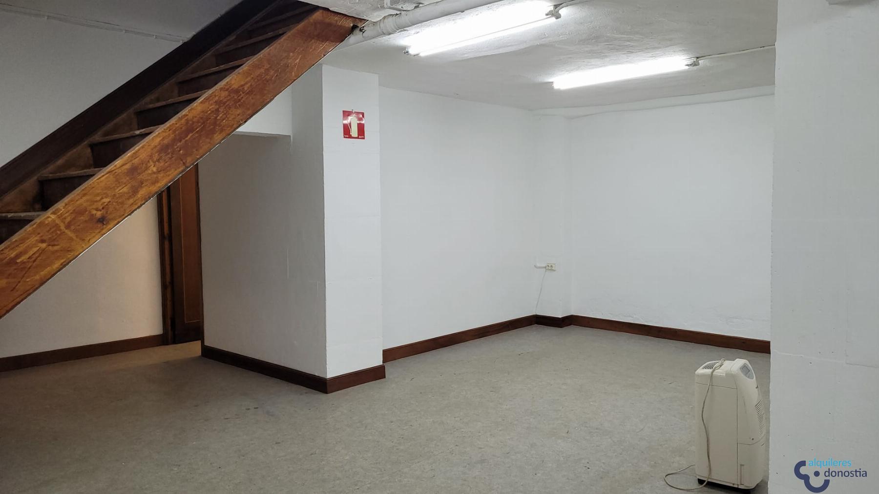 For rent of commercial in Donostia-San Sebastián