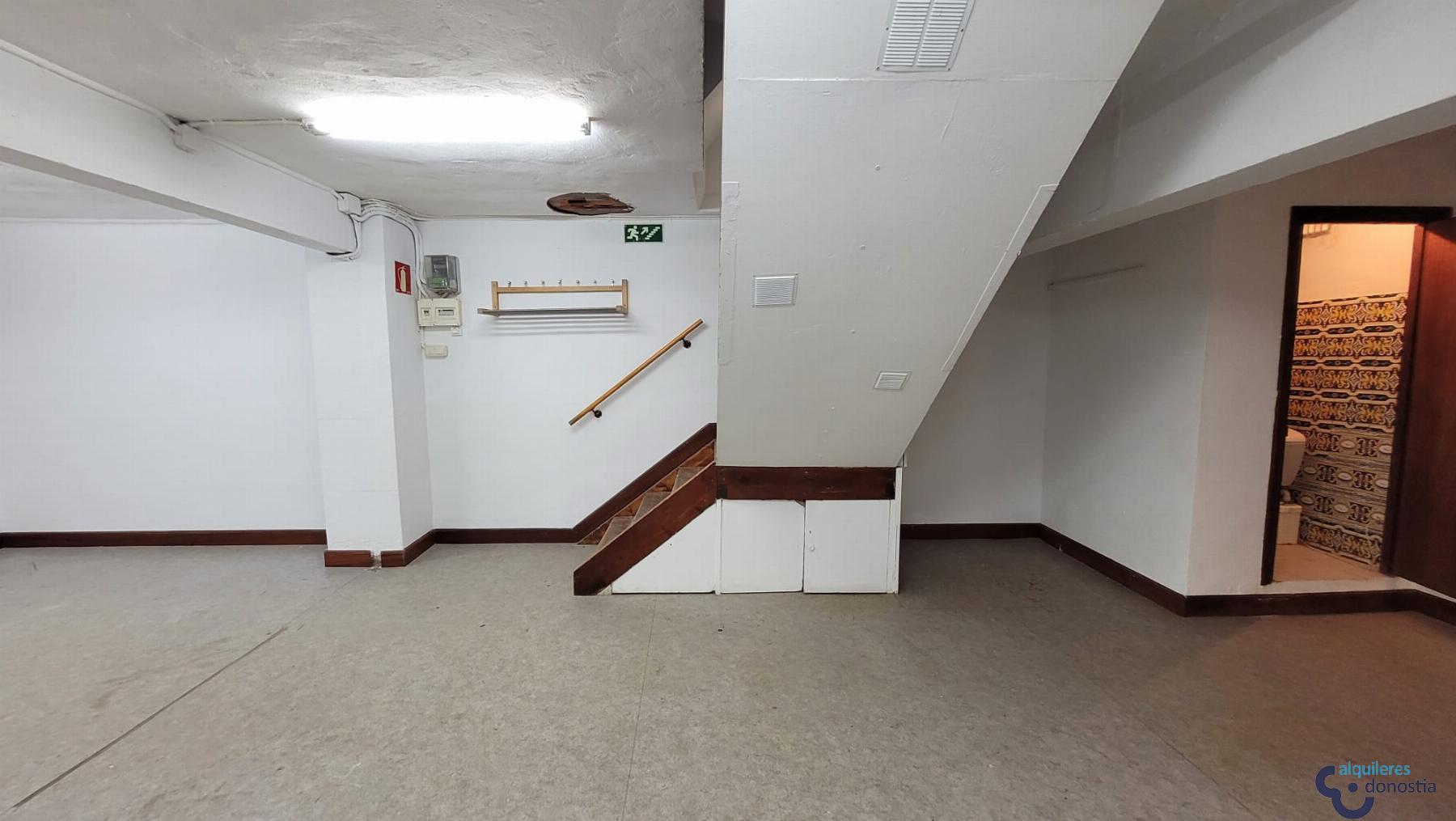 For rent of commercial in Donostia-San Sebastián