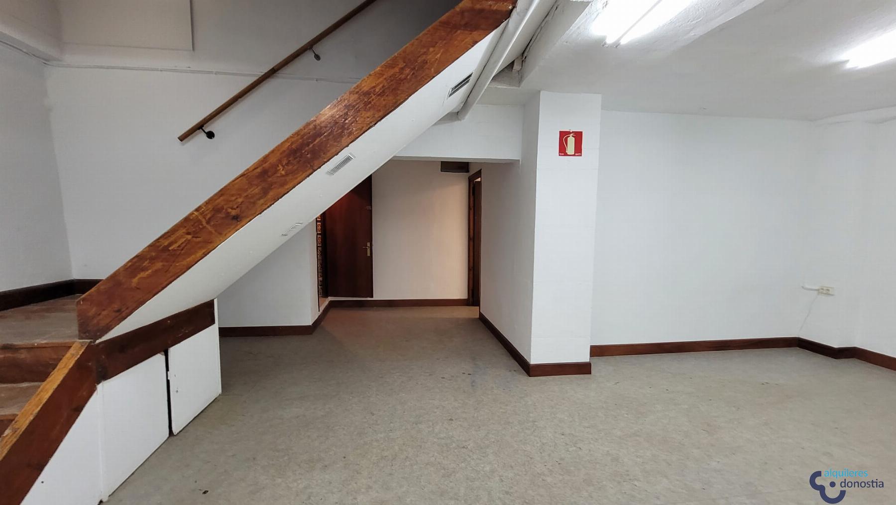 For rent of commercial in Donostia-San Sebastián