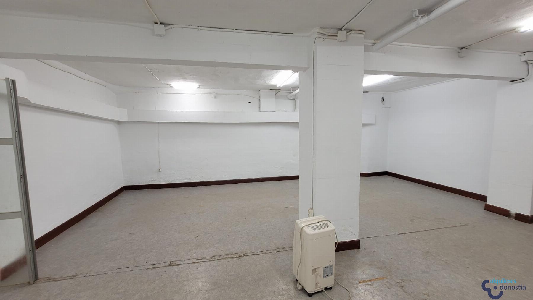 For rent of commercial in Donostia-San Sebastián
