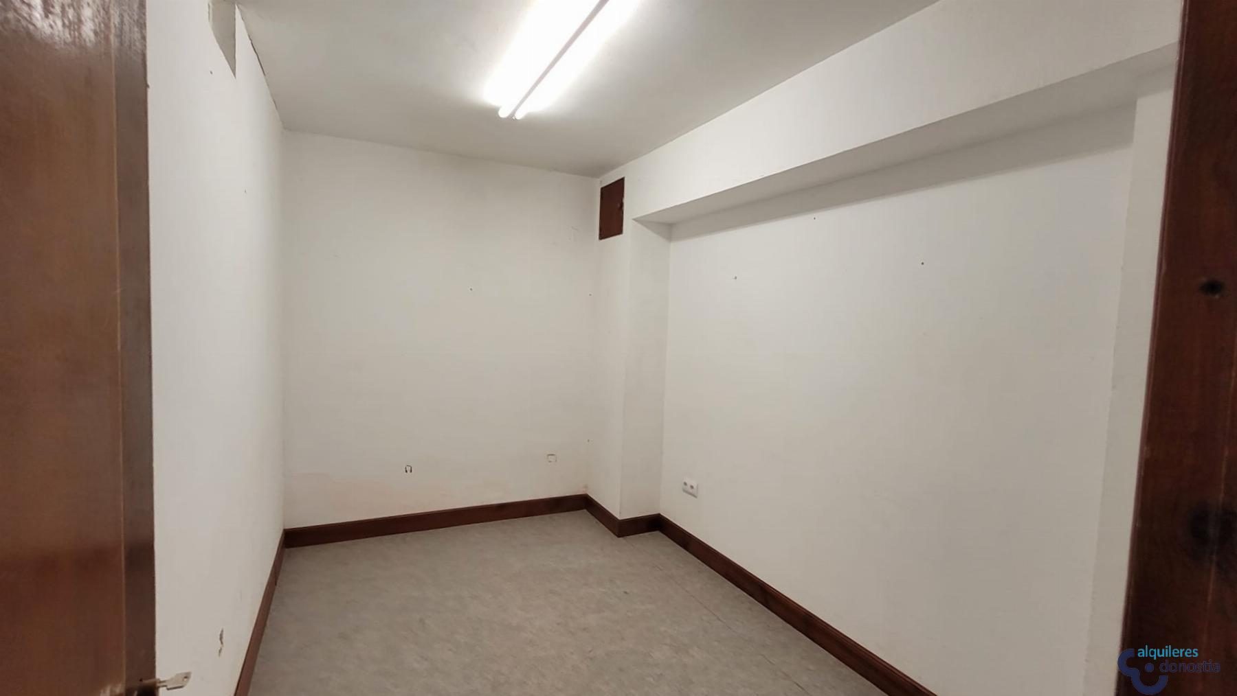 For rent of commercial in Donostia-San Sebastián