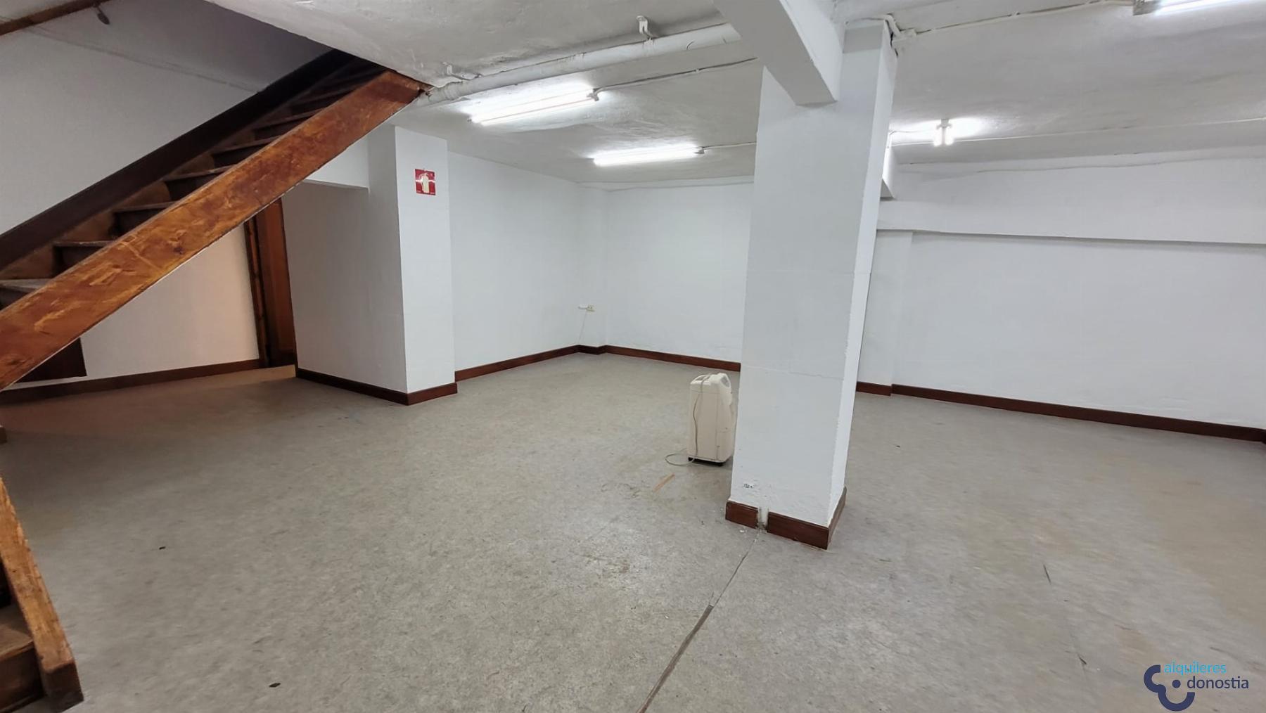 For rent of commercial in Donostia-San Sebastián
