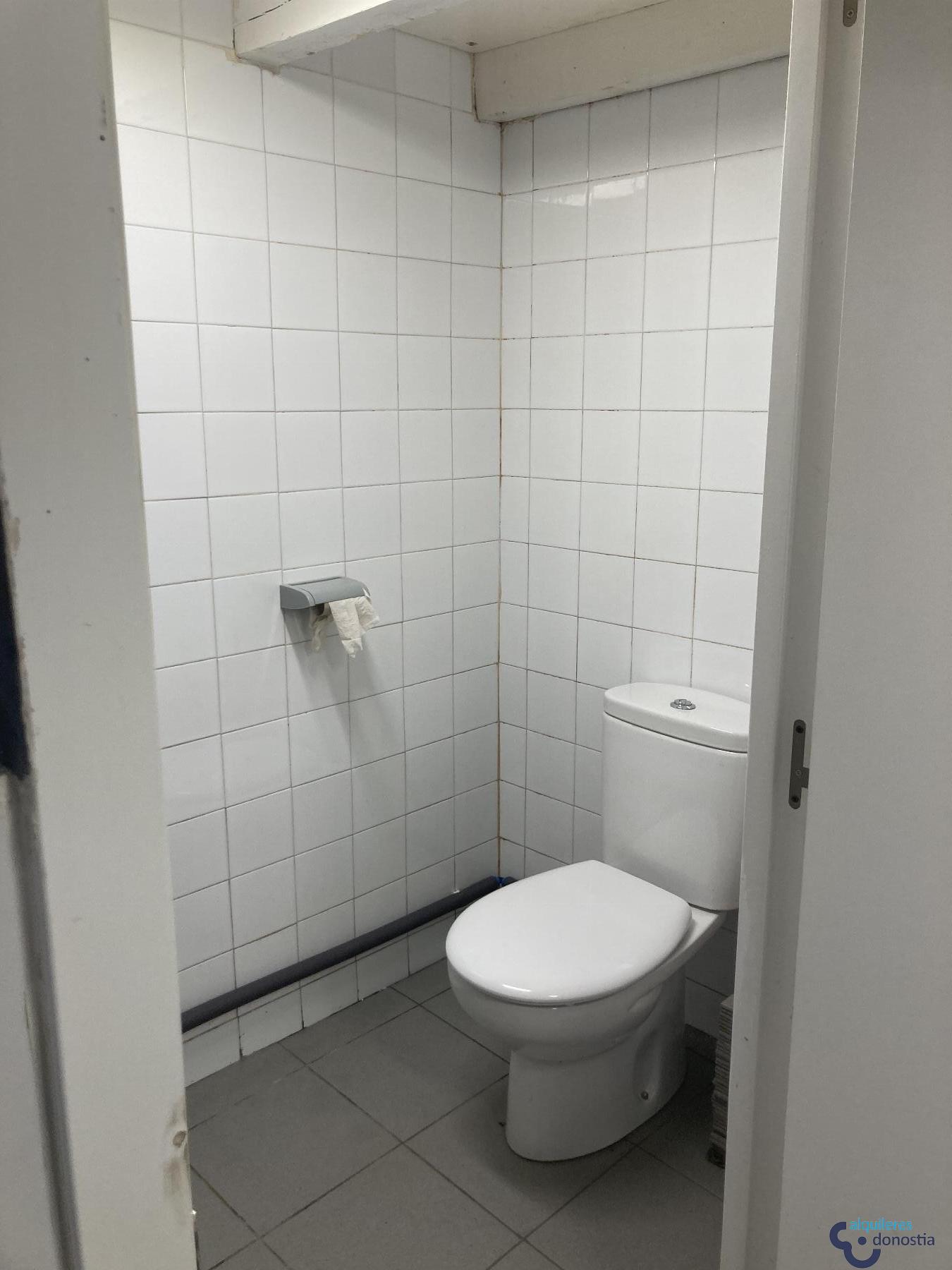 For rent of commercial in Donostia-San Sebastián